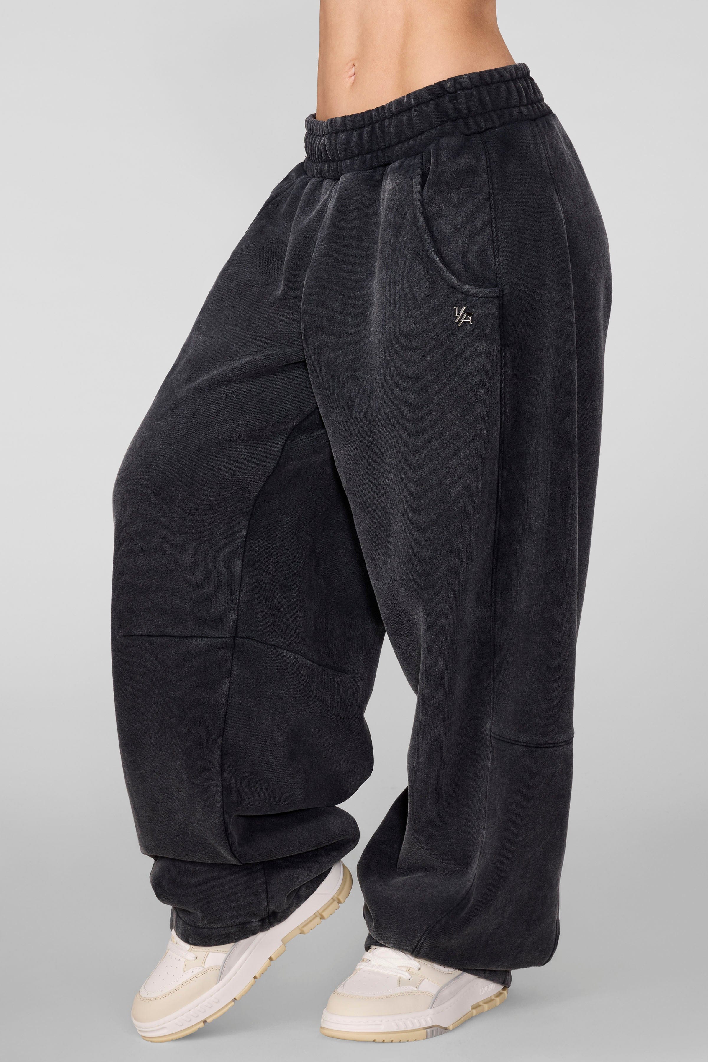 W2255 - Studio Edit Barrel Jogger