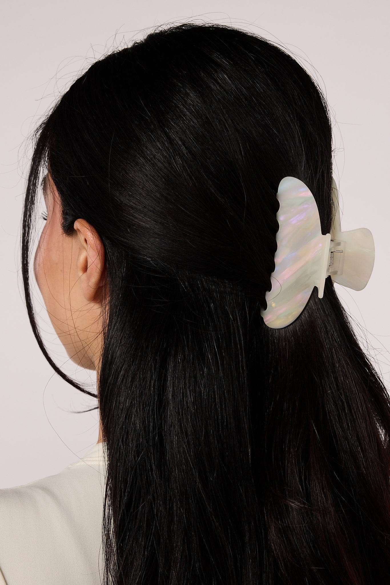 W6057 - YLA Claw Clip