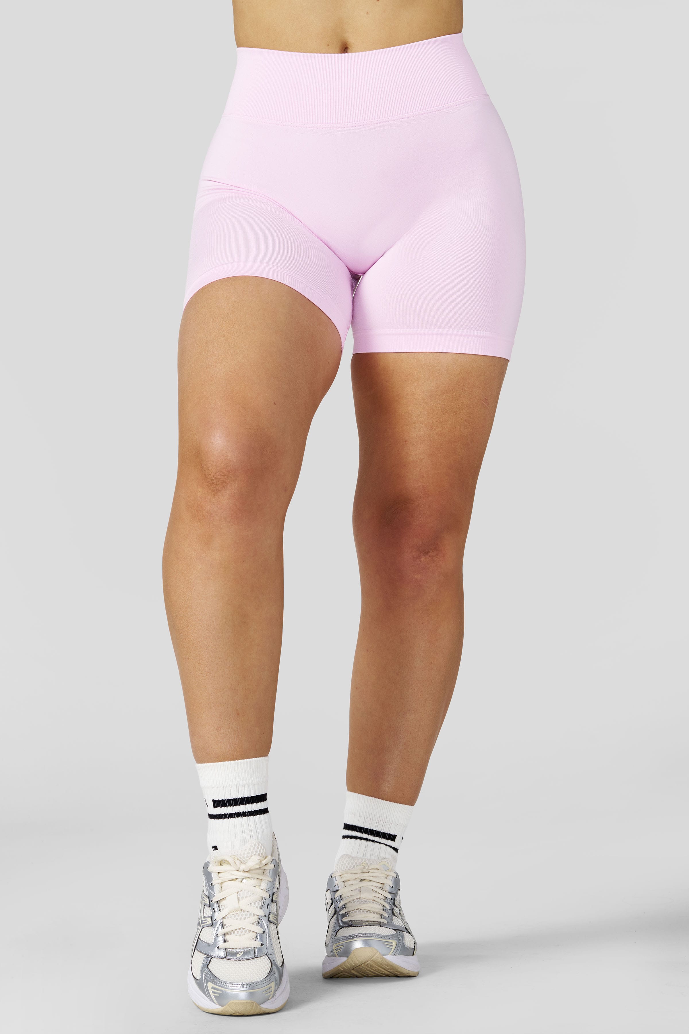 W133 - Curve Seamless Shorts 4.75" - New Colors