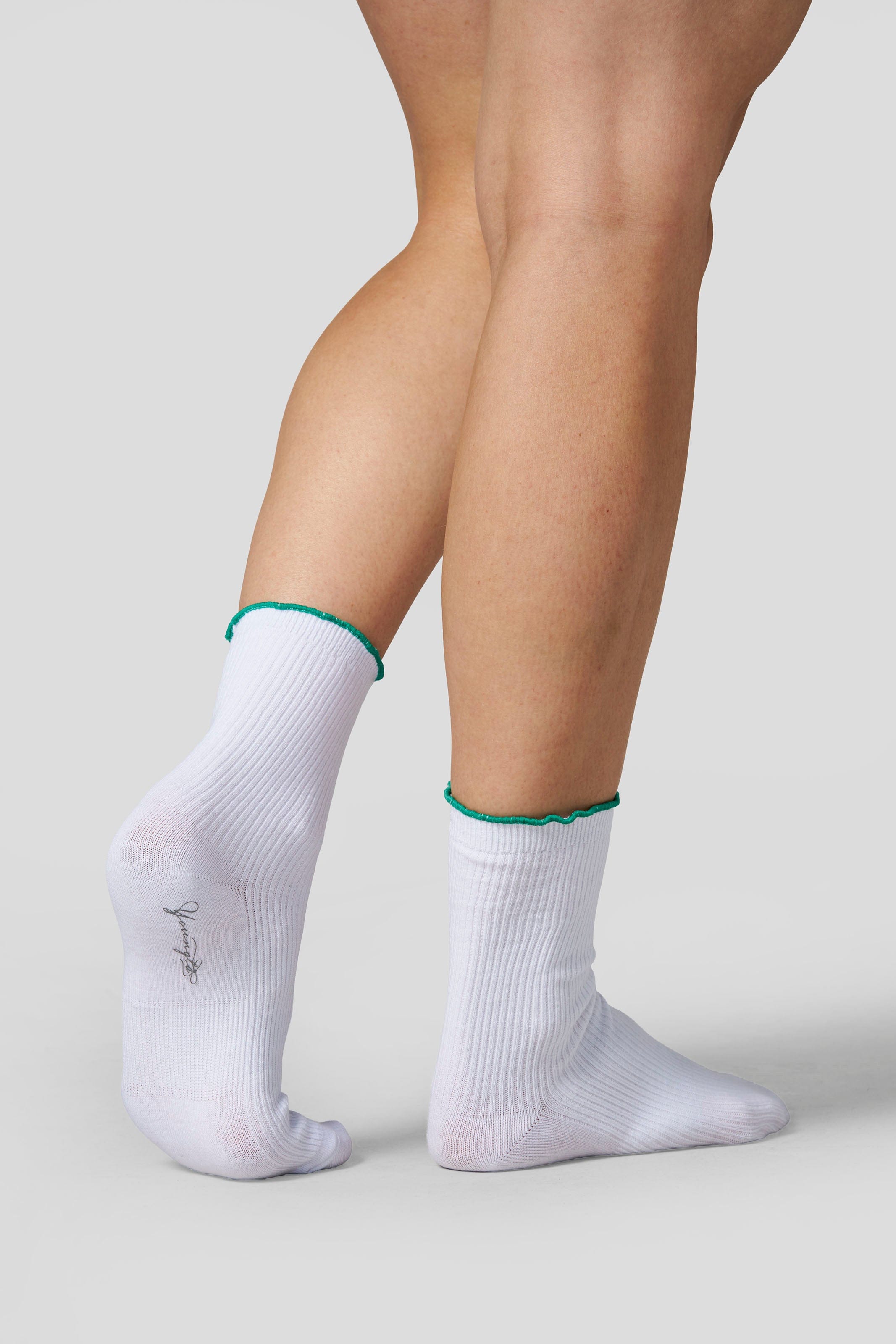 W6119 Ruffle Socks