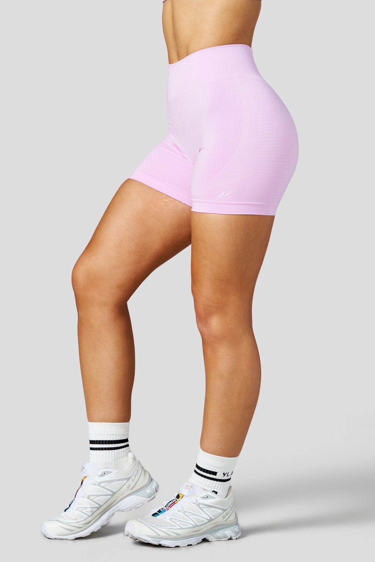 W1166 Pulse Seamless scrunch Shorts - July 7th