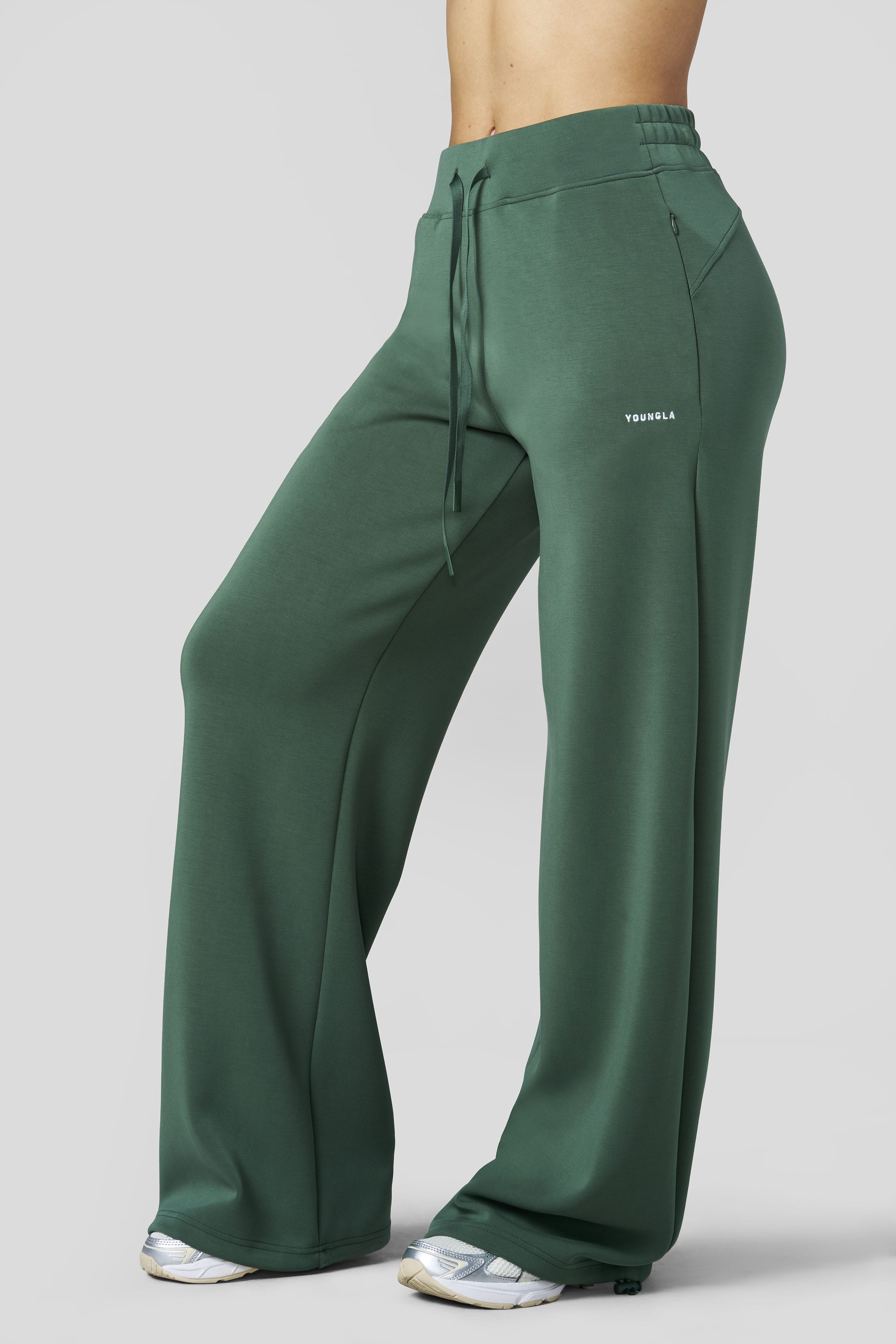 W2273 Scuba Straight Joggers - July 7th