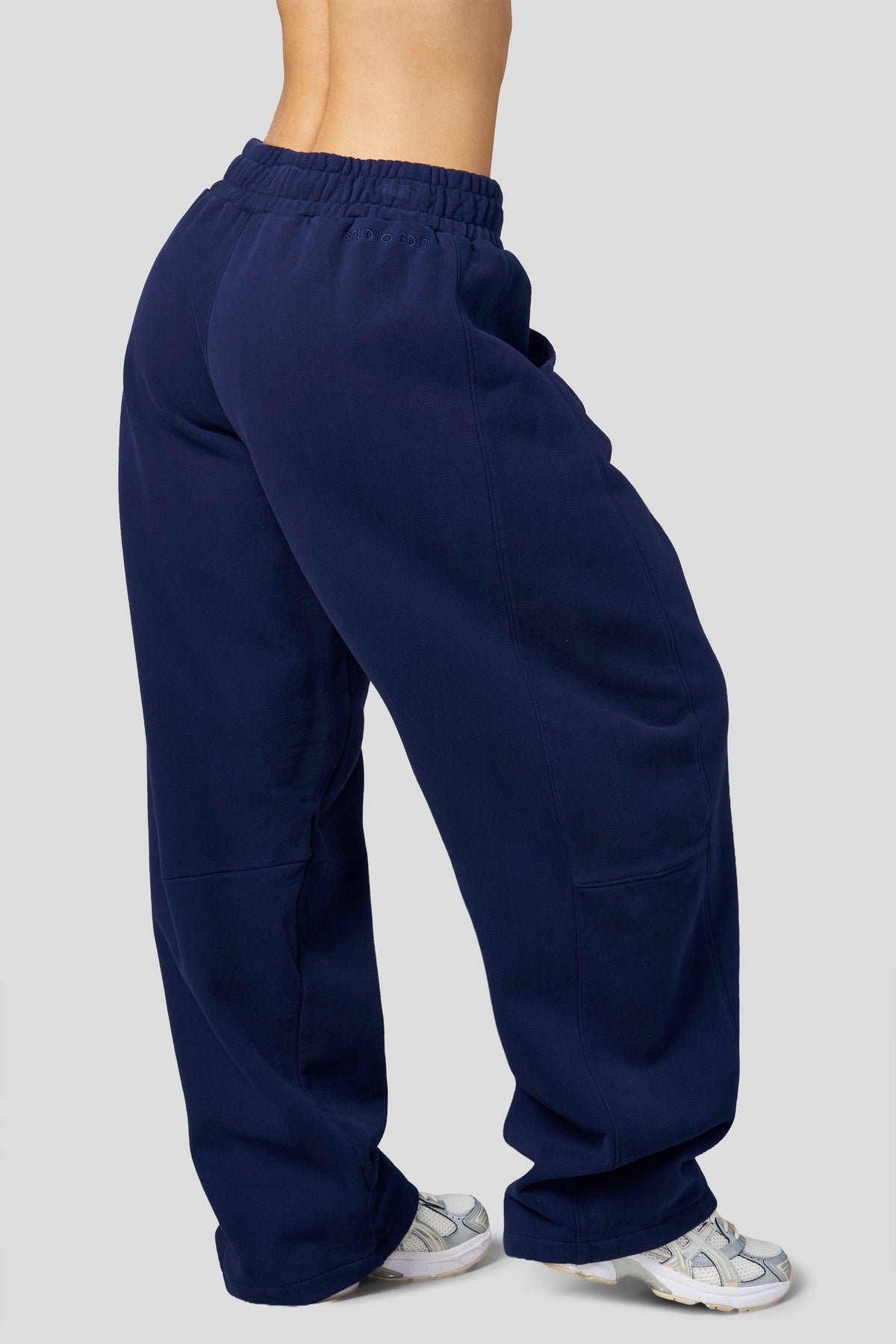 W2255 - Studio Barrel Jogger New - September 30th