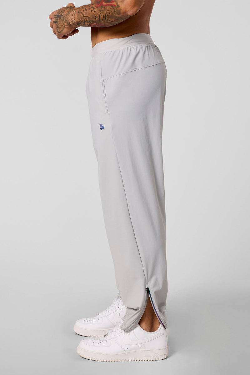 2045 - Ultimate Workout Joggers for mens with loose fits and Lightweight and breathable fabric in Light Grey