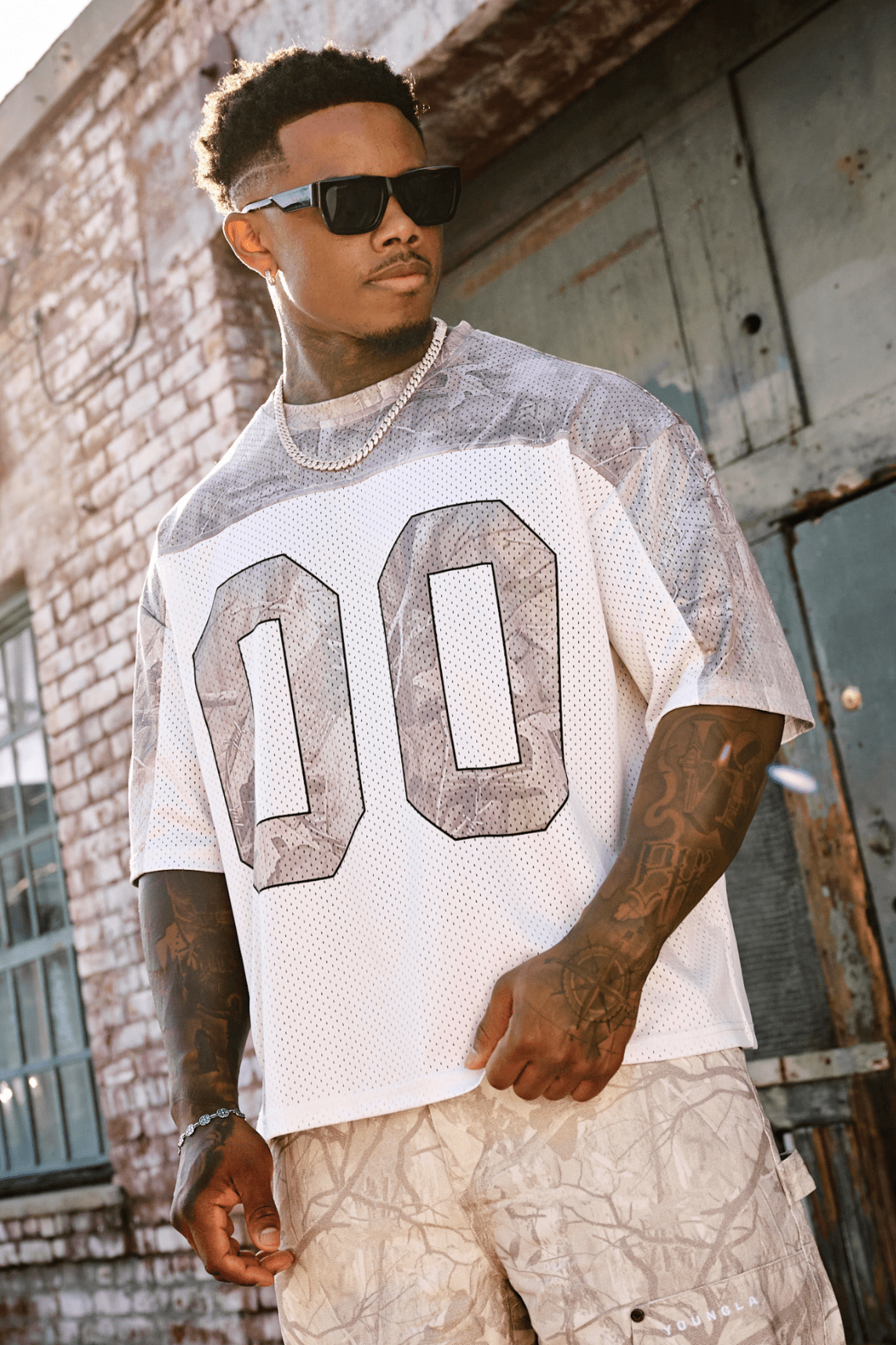 4237 - Double-Zero Jersey in 100% Mesh Polyester for retro sports vibes Double-zero numbers and bold YOUNGLA branding in colour Desert Tan Tree Camo