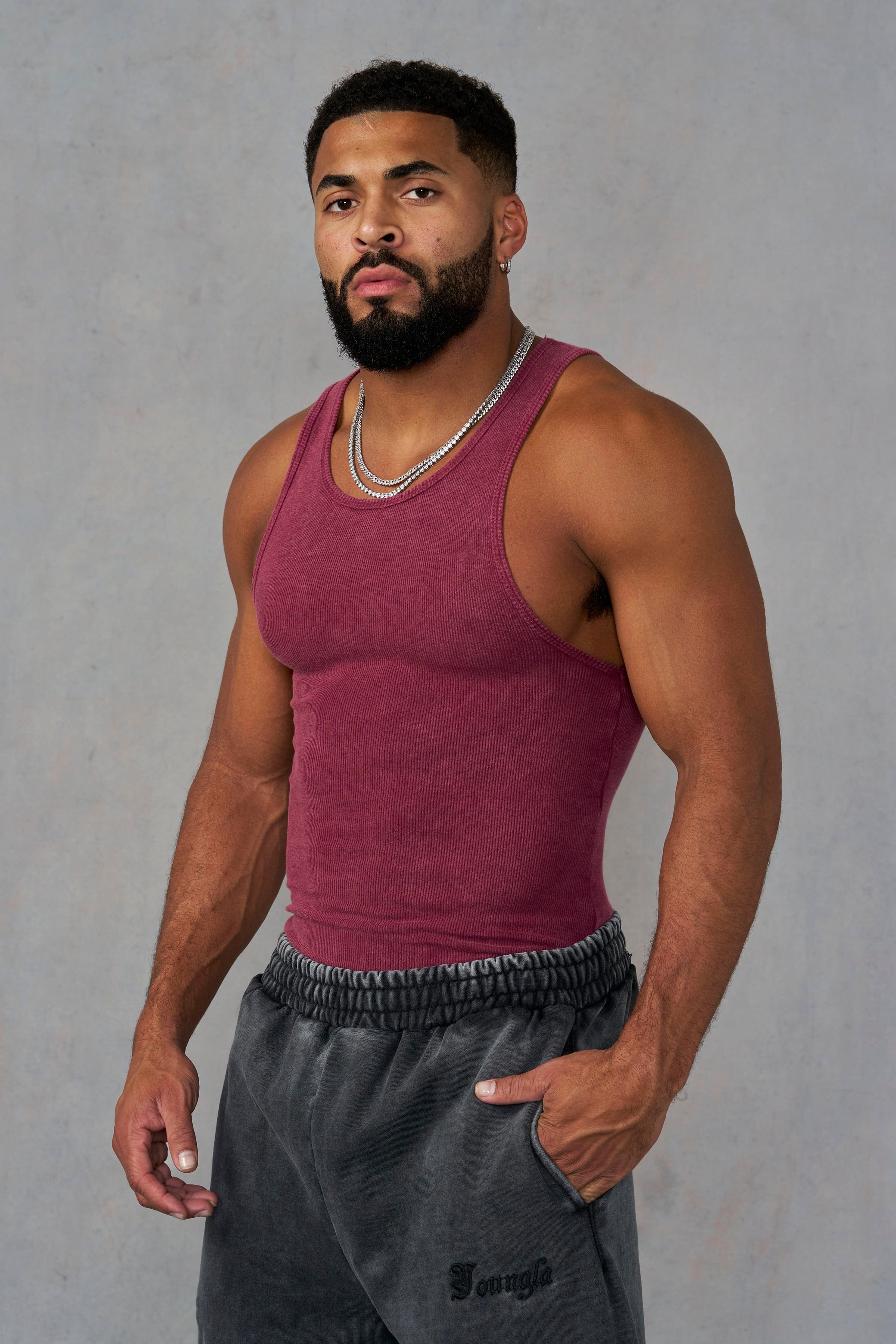 340_burgundy_0012_11_25_johnny