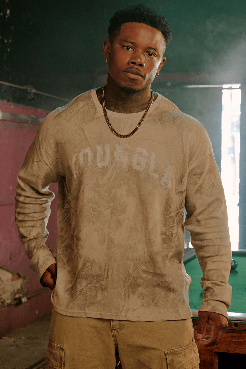 8054 - Thin Thermal Longsleeves relaxed fit for mens with lightweight thermal features a soft, breathable knit in colour Beige Tree Camo