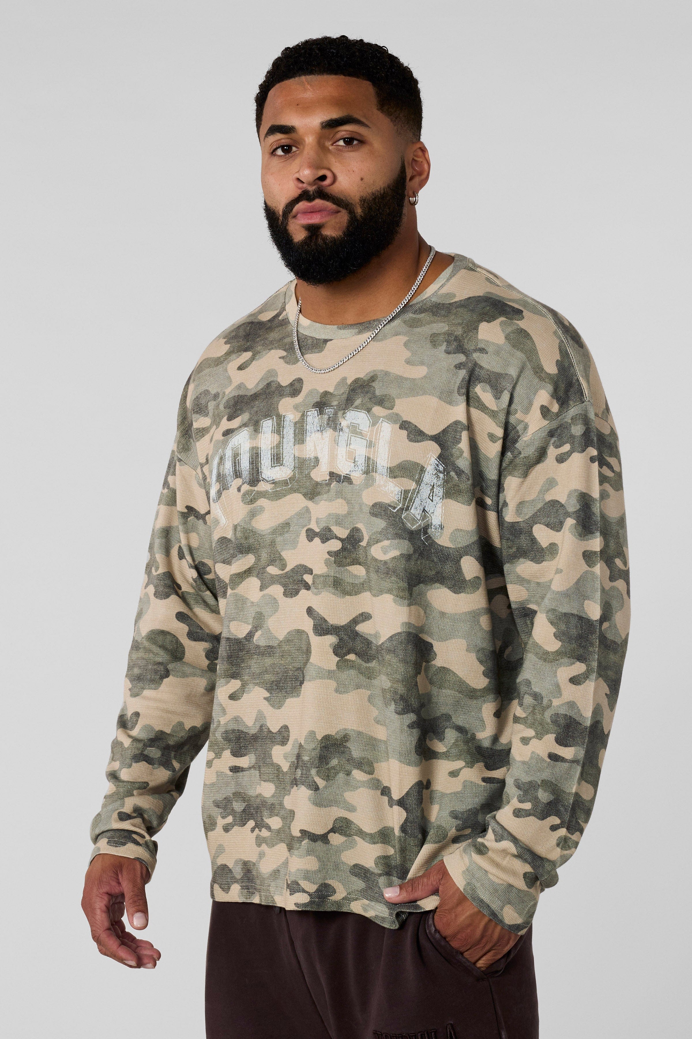 8054 - Thin Thermal Longsleeves relaxed fit for mens with lightweight thermal features a soft, breathable knit in colour OG Desert Camo