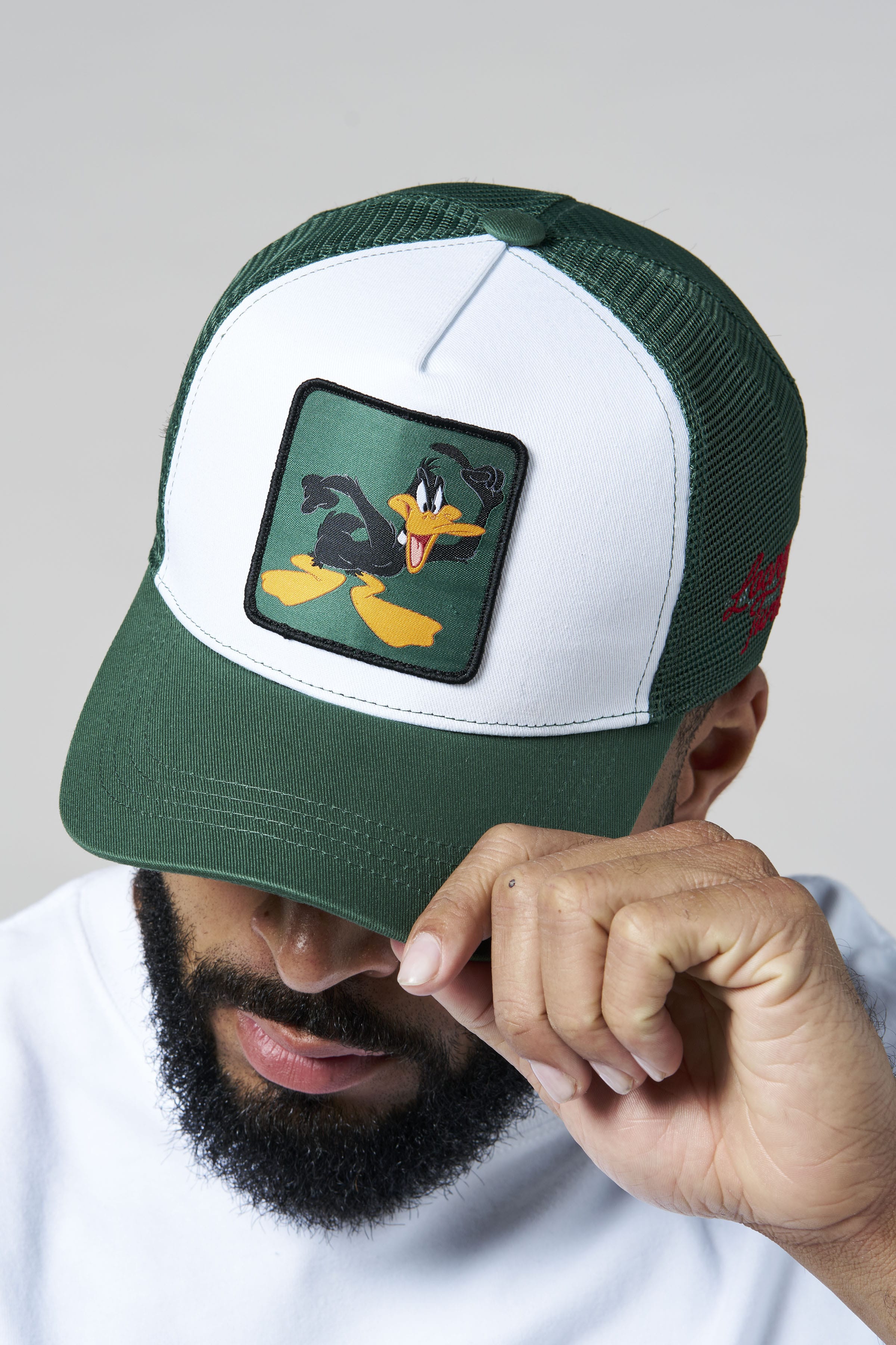 9135 - Looney Tunes Patch Trucker Hats - July 7th