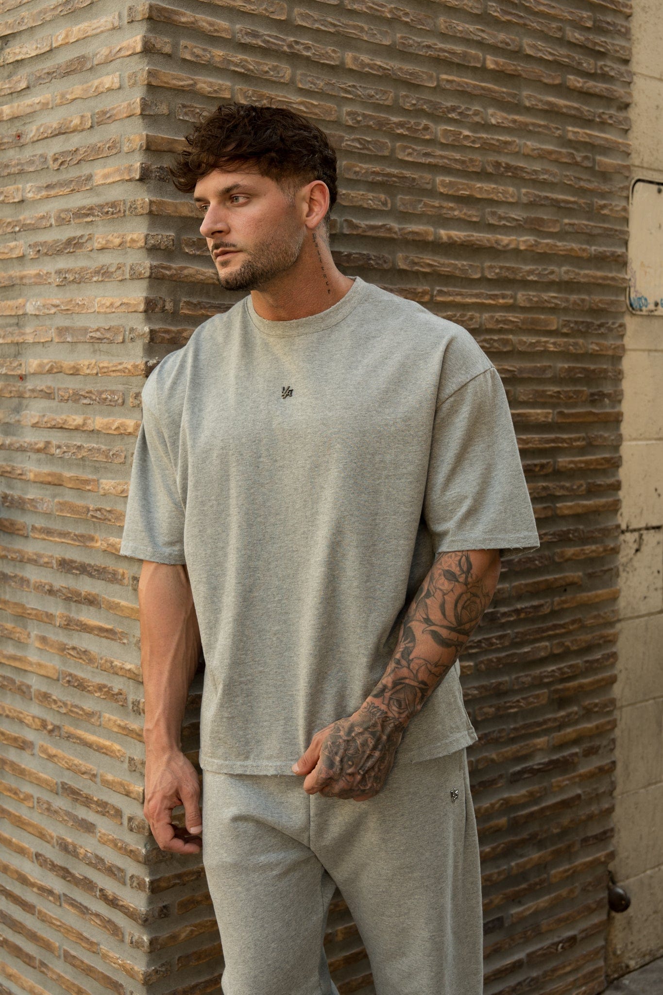 4153 - Elevated Essentials - Relaxed Tee in 100% heavyweight Cotton with oversized fit in colour Heather Grey