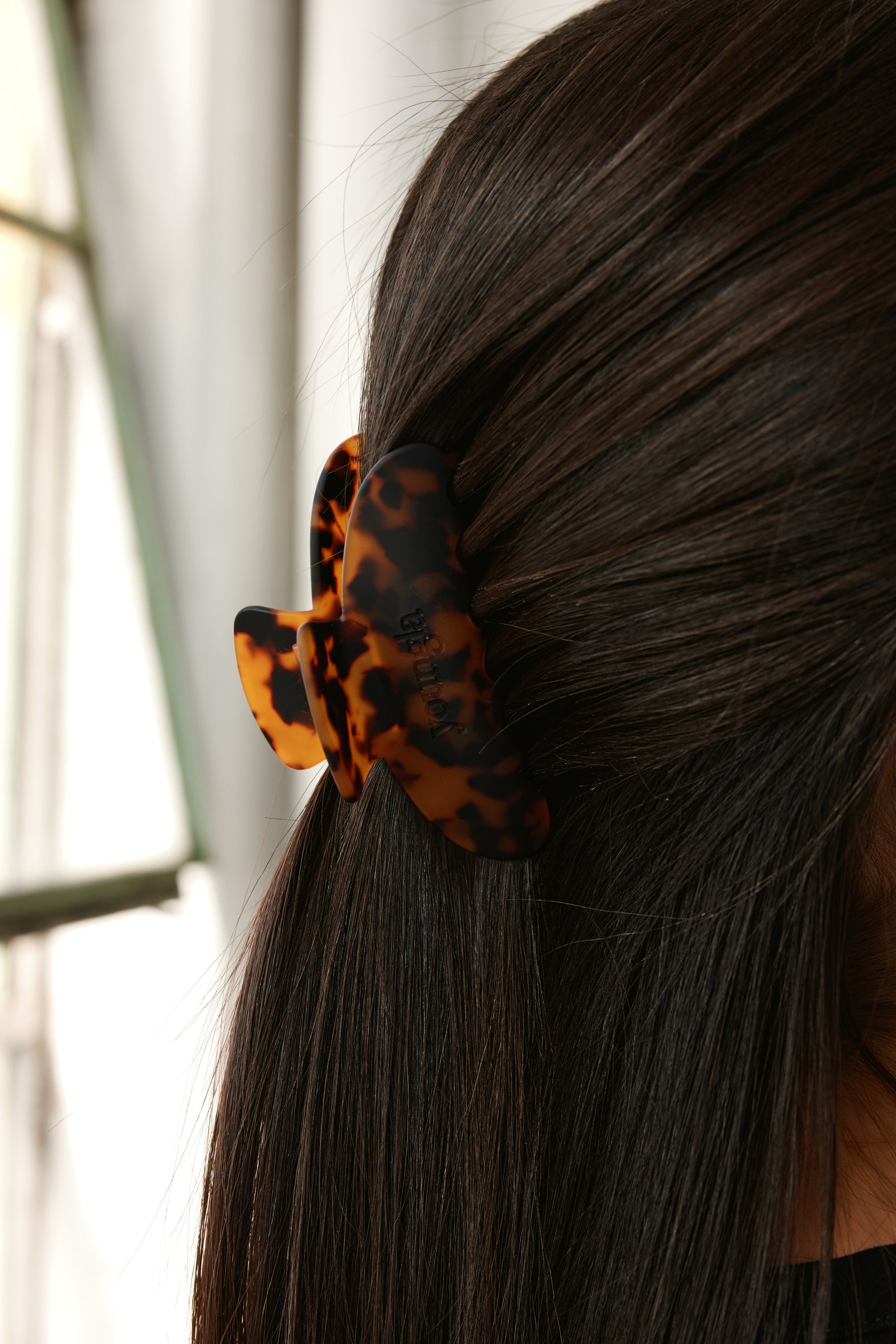 W6057 - YLA Claw Clip