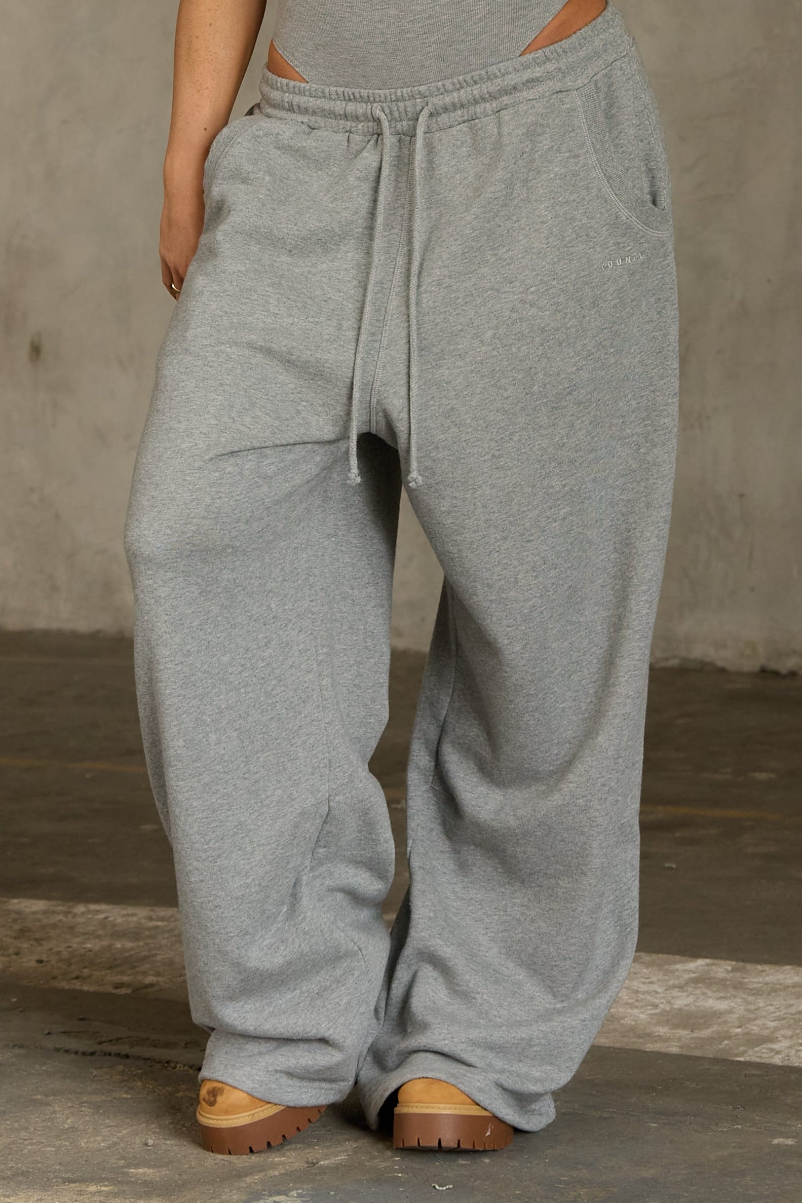 W2296 Super Baggy Sweats