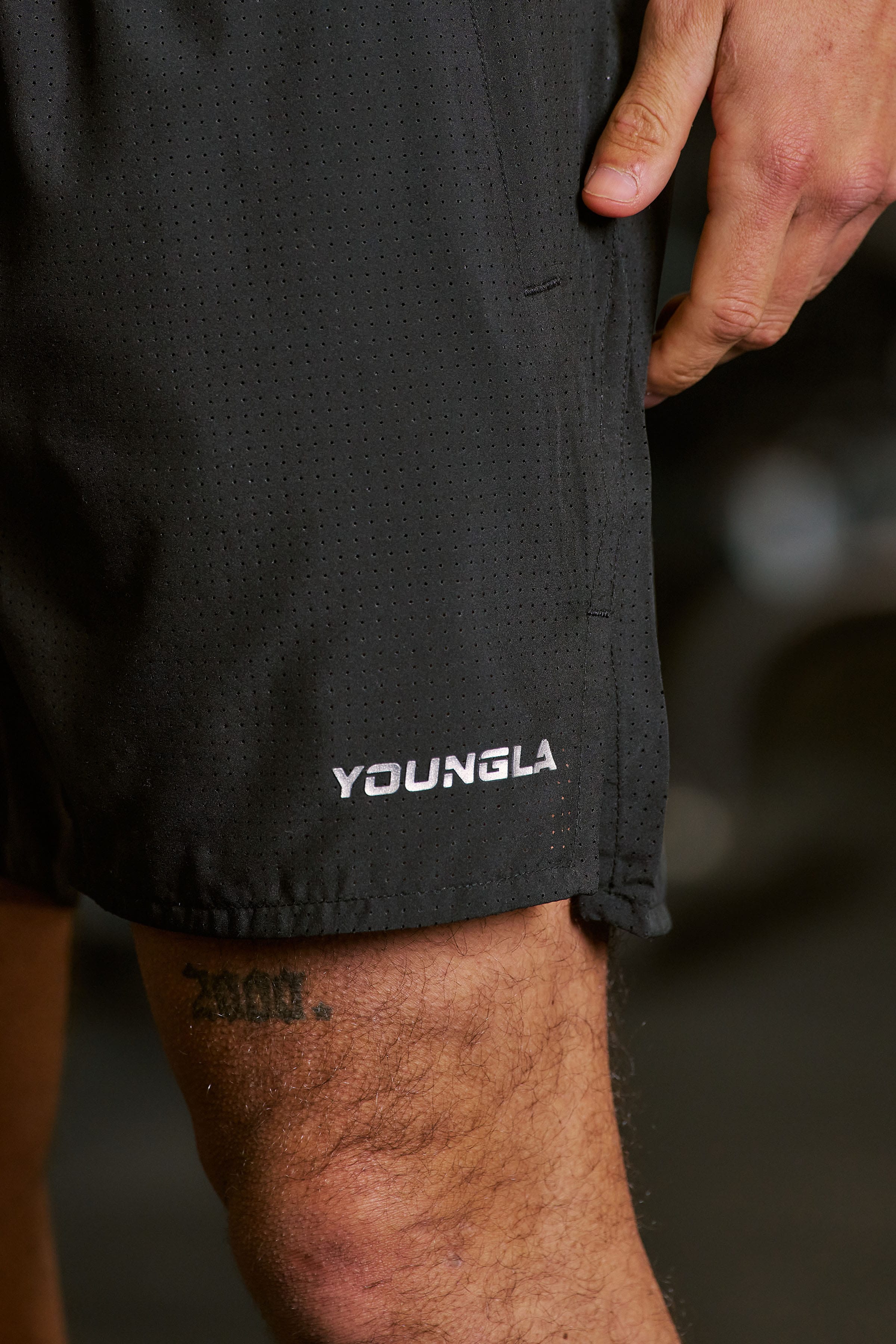 1028 - Weightless Shorts