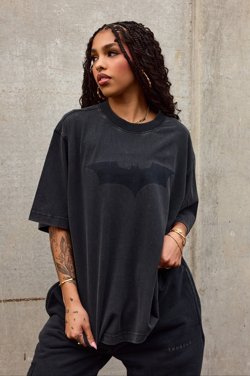 W4103 Batman Lived-in Tee