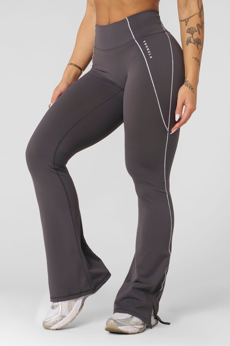 W285 - Elevate flare leggings- Soft, brushed flared leggings with a compressive fit, designed for medium-impact movement and everyday comfort in Charcoal