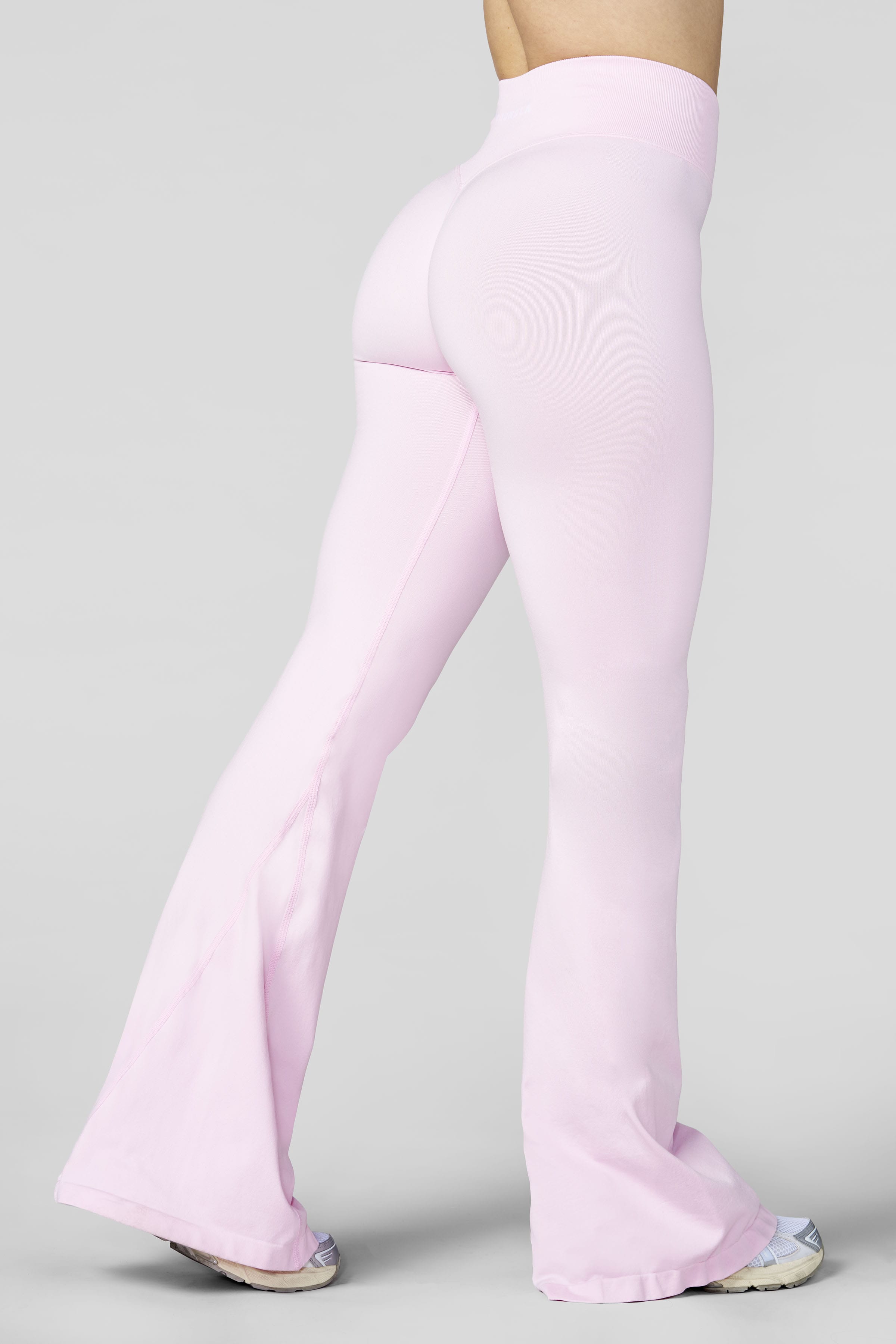 W2206 - Curve Seamless Flare Leggings (Reg)