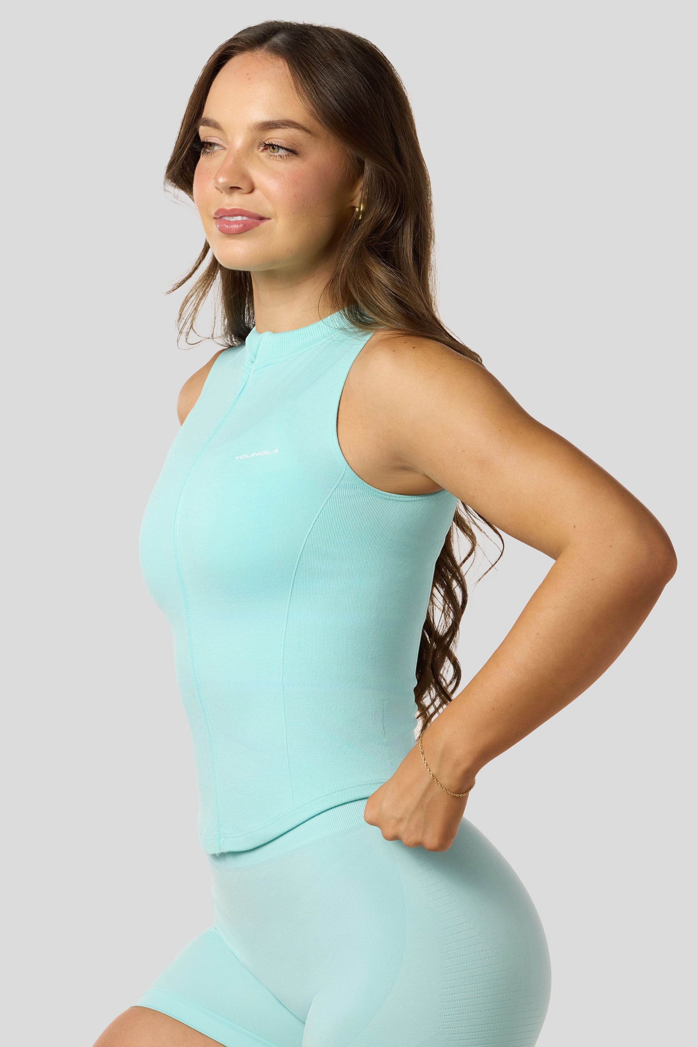 W4342 - Pulse Seamless Zip Tank