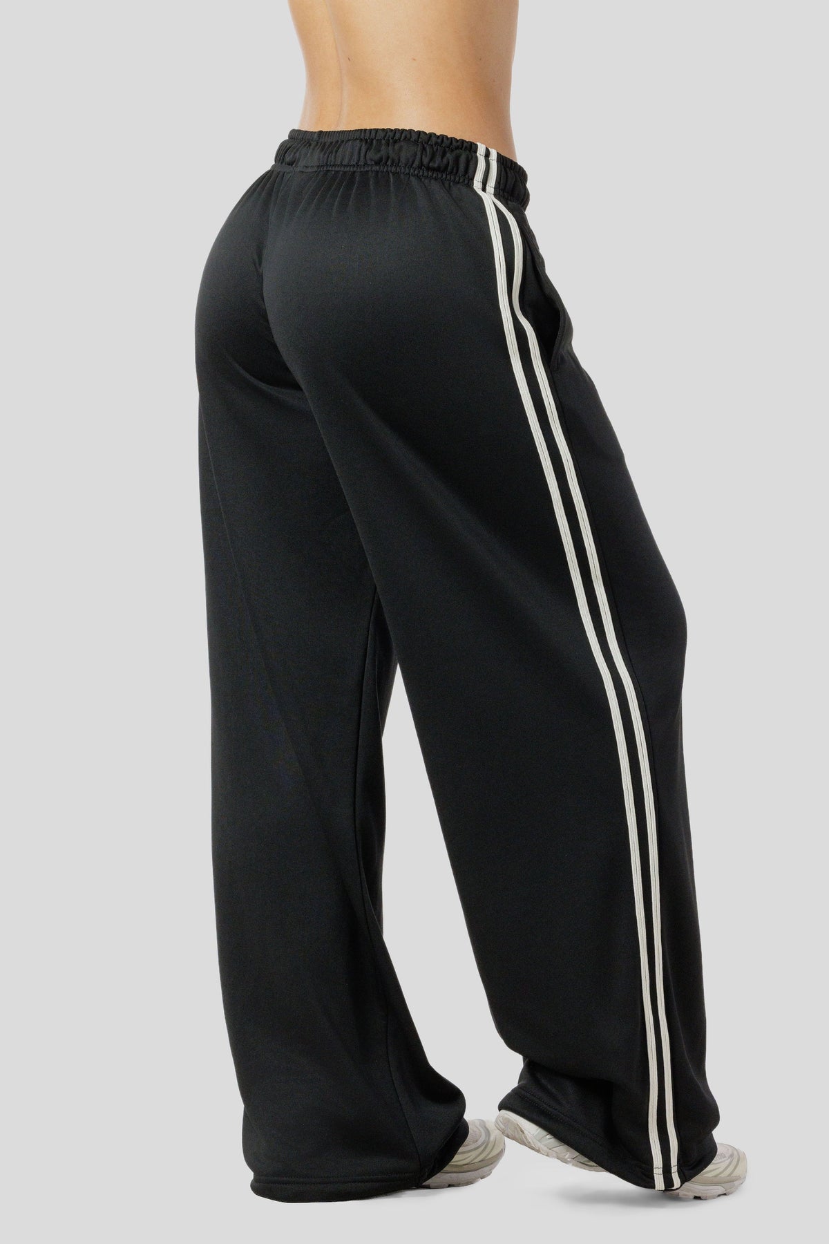 W2270 - Daily Track Pants